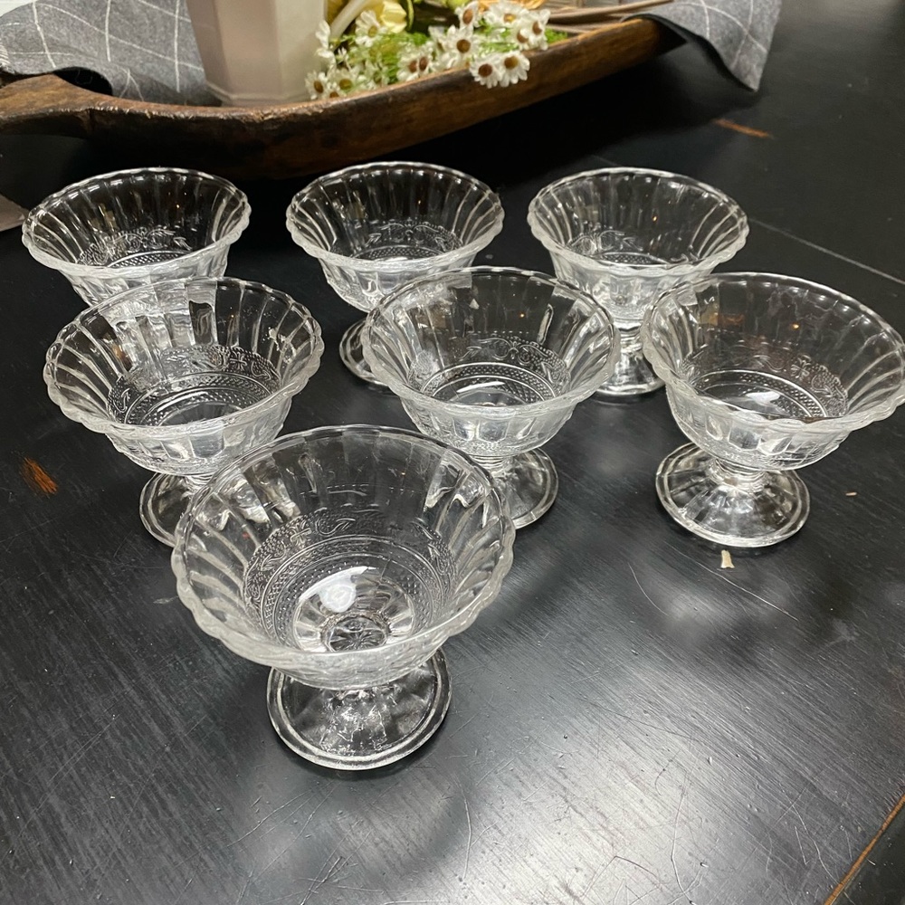 💚 7 Vintage Dessert Bowls Glass Ice Cream Cups Footed.